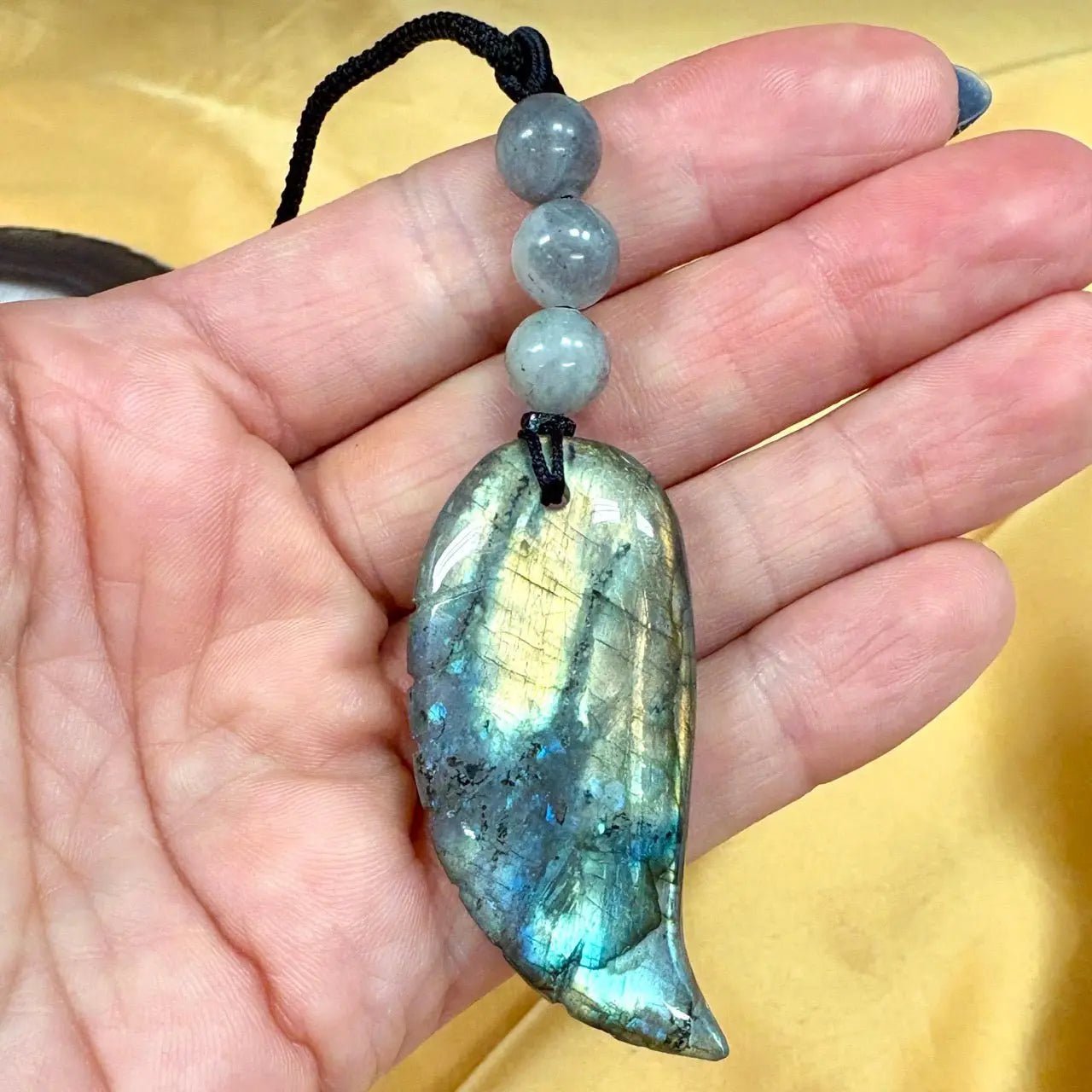 Labradoriitti - Valkoisen Liekin Voima