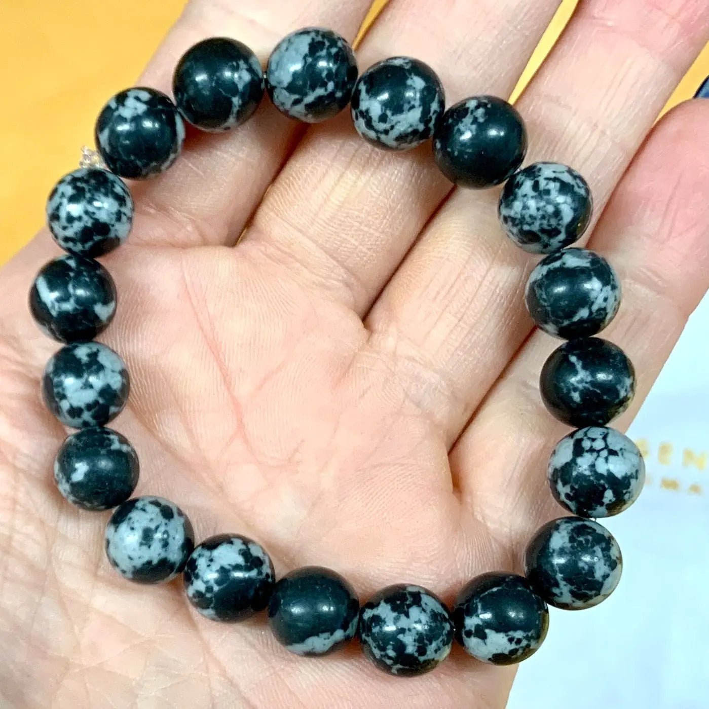 Lumihiutaleobsidiaani - Valkoisen Liekin Voima