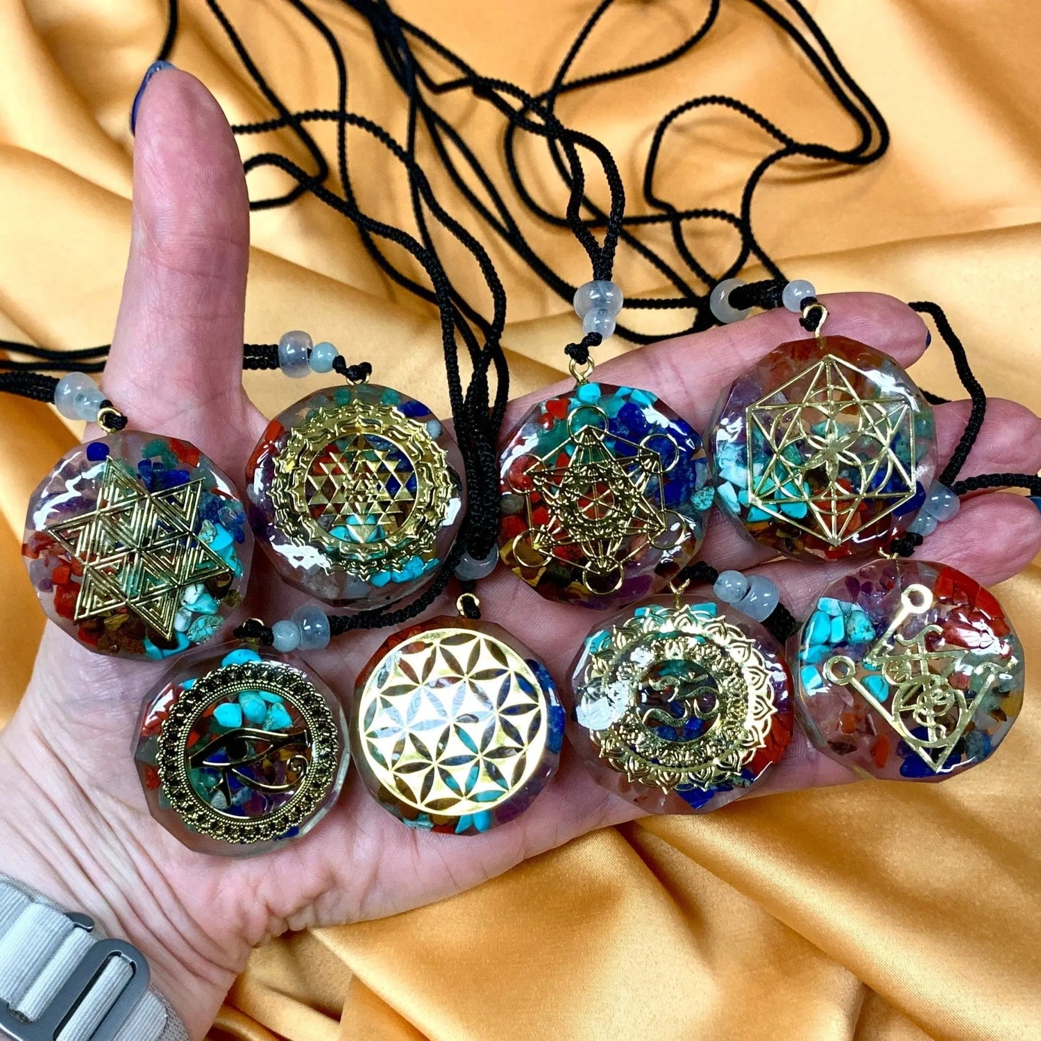 Orgoniitti - kaulakorut - Valkoisen Liekin Voima