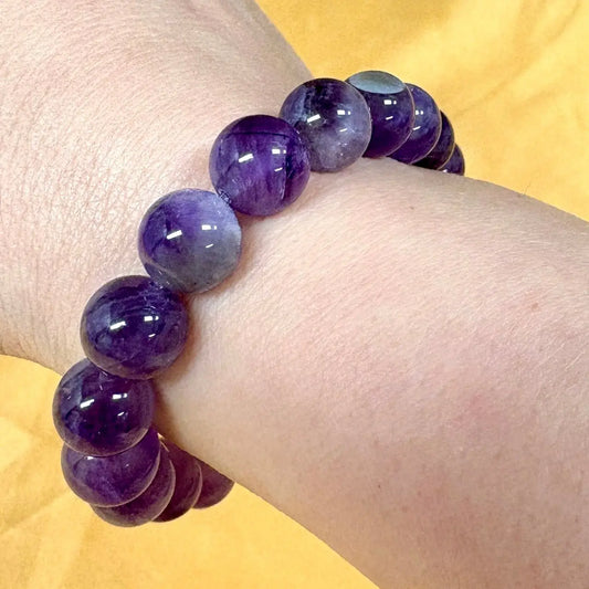 Ametisti - Rannekoru - Rauhoittaa kehoa, sulattaa kipuja - Valkoisen Liekin Voima