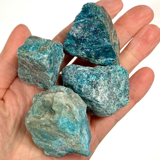 Apatiitti - Raakakivi - Kantaa Äiti Marian energiaa 3 - 5cm - Valkoisen Liekin Voima