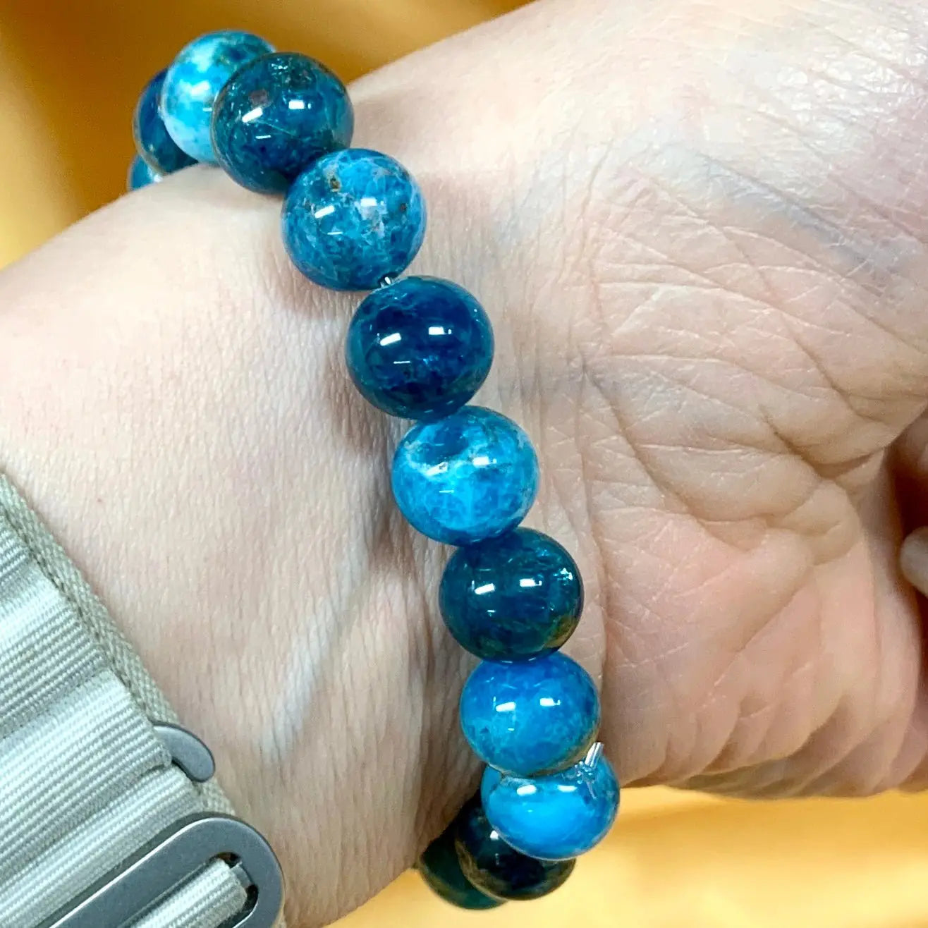 Apatiitti - Rannekoru - Avaa selväaisteja, auttaa manifestoinnissa - Valkoisen Liekin Voima