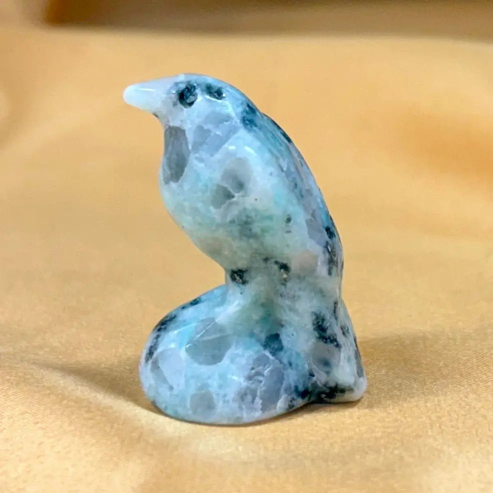 Kiivikivi - Kristallilintu - 3,5cm - Valkoisen Liekin Voima