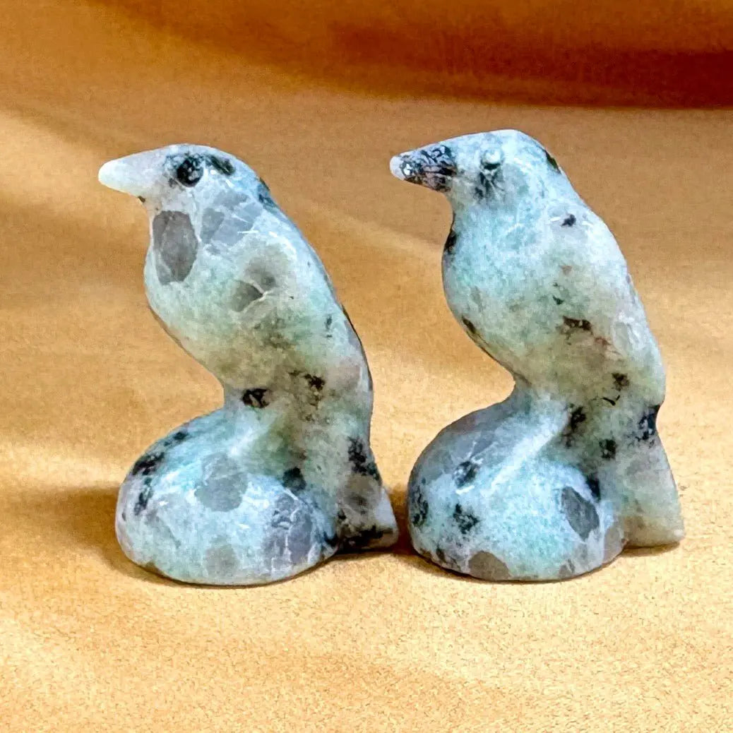 Kiivikivi - Kristallilintu - 3,5cm - Valkoisen Liekin Voima