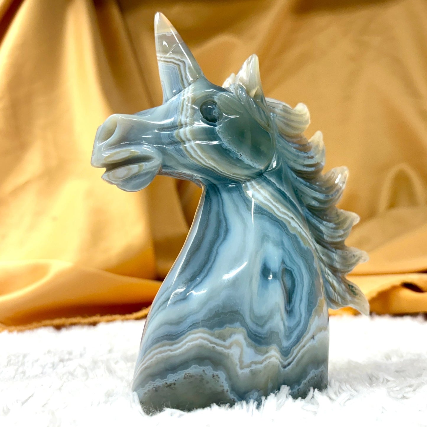 Kristalliyksisarvinen Maori - Akaatti 15cm ja 604g - Valkoisen Liekin Voima