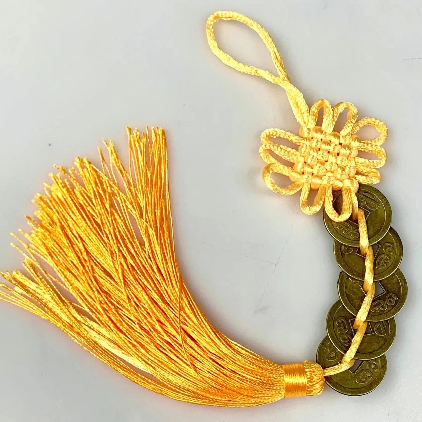 Kultainen Runsauden Amuletti - Valkoisen Liekin Voima