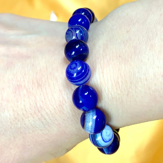 Kuninkaallisen sininen akaatti - Rannekoru - Poistaa pelkoja, suojelee, voimaannuttaa - Valkoisen Liekin Voima