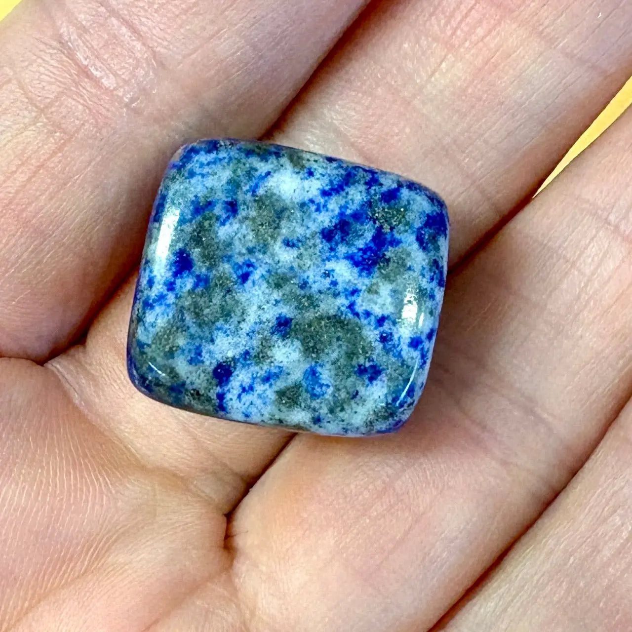 Lapis latsuli - Kämmenkivi - Kantaa Ae Mikaelin energiaa 2 - 3cm - Valkoisen Liekin Voima