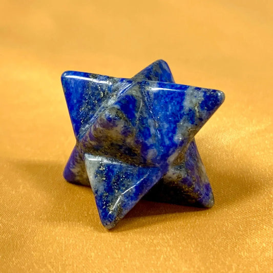 Lapis latsuli - Kristallimerkaba - Suojelua, rohkeutta, voimaa - 2cm - Valkoisen Liekin Voima
