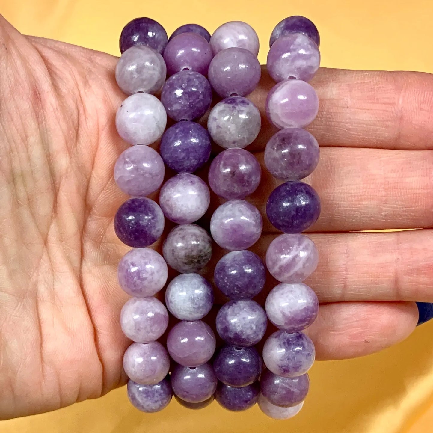 Lepidoliitti - Rannekoru - Auttaa levottomuuteen ja tunnekuohuihin, rauhoittaa hermostoa - Valkoisen Liekin Voima