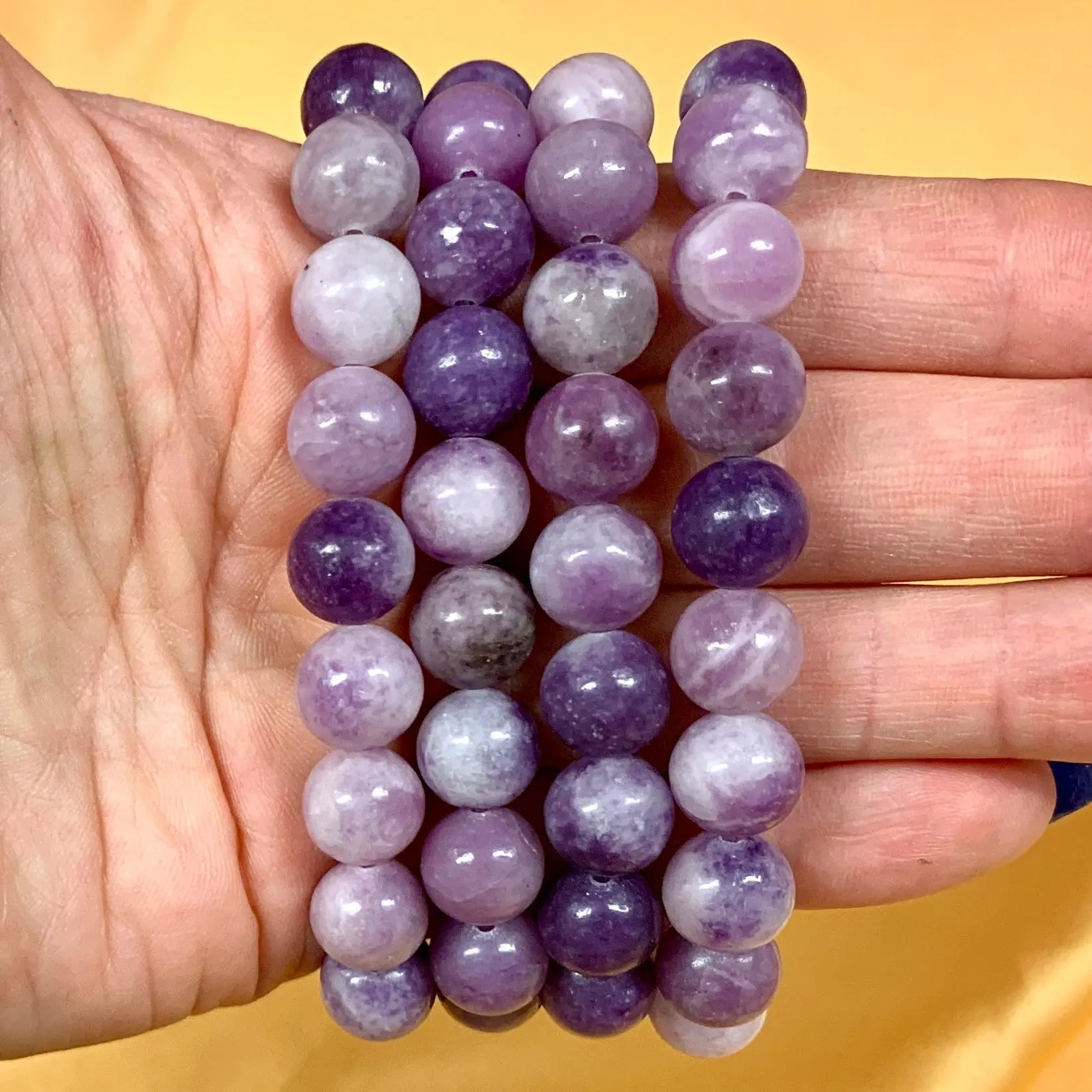 Lepidoliitti - Rannekoru - Auttaa levottomuuteen ja tunnekuohuihin, rauhoittaa hermostoa - Valkoisen Liekin Voima