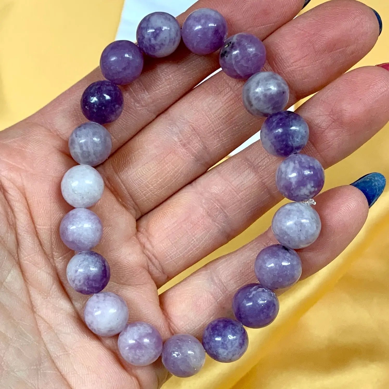 Lepidoliitti - Rannekoru - Auttaa levottomuuteen ja tunnekuohuihin, rauhoittaa hermostoa - Valkoisen Liekin Voima