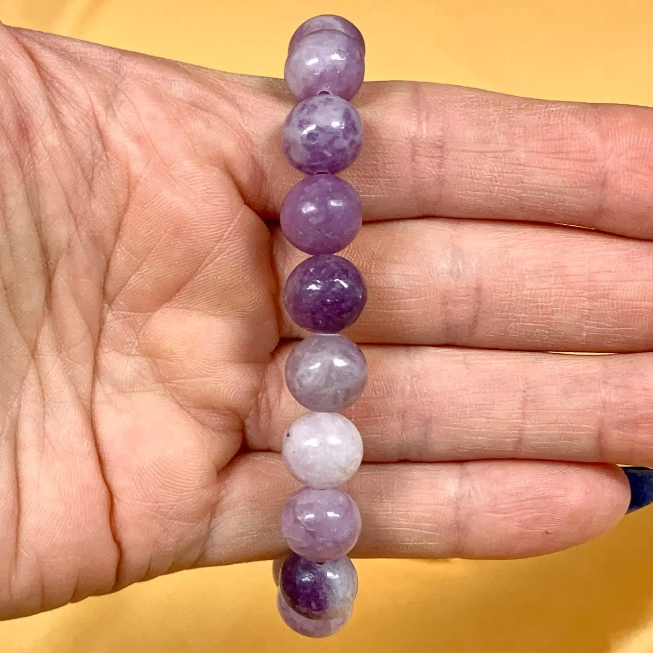 Lepidoliitti - Rannekoru - Auttaa levottomuuteen ja tunnekuohuihin, rauhoittaa hermostoa - Valkoisen Liekin Voima