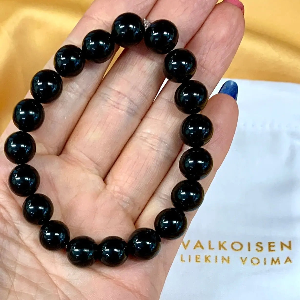 Musta obsidiaani – Rannekoru – Vapauttaa sisäisiä lukkoja ja suojaa energioitasi - Valkoisen Liekin Voima