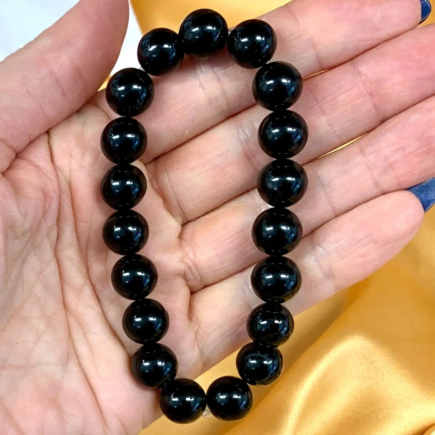 Musta obsidiaani – Rannekoru – Vapauttaa sisäisiä lukkoja ja suojaa energioitasi - Valkoisen Liekin Voima