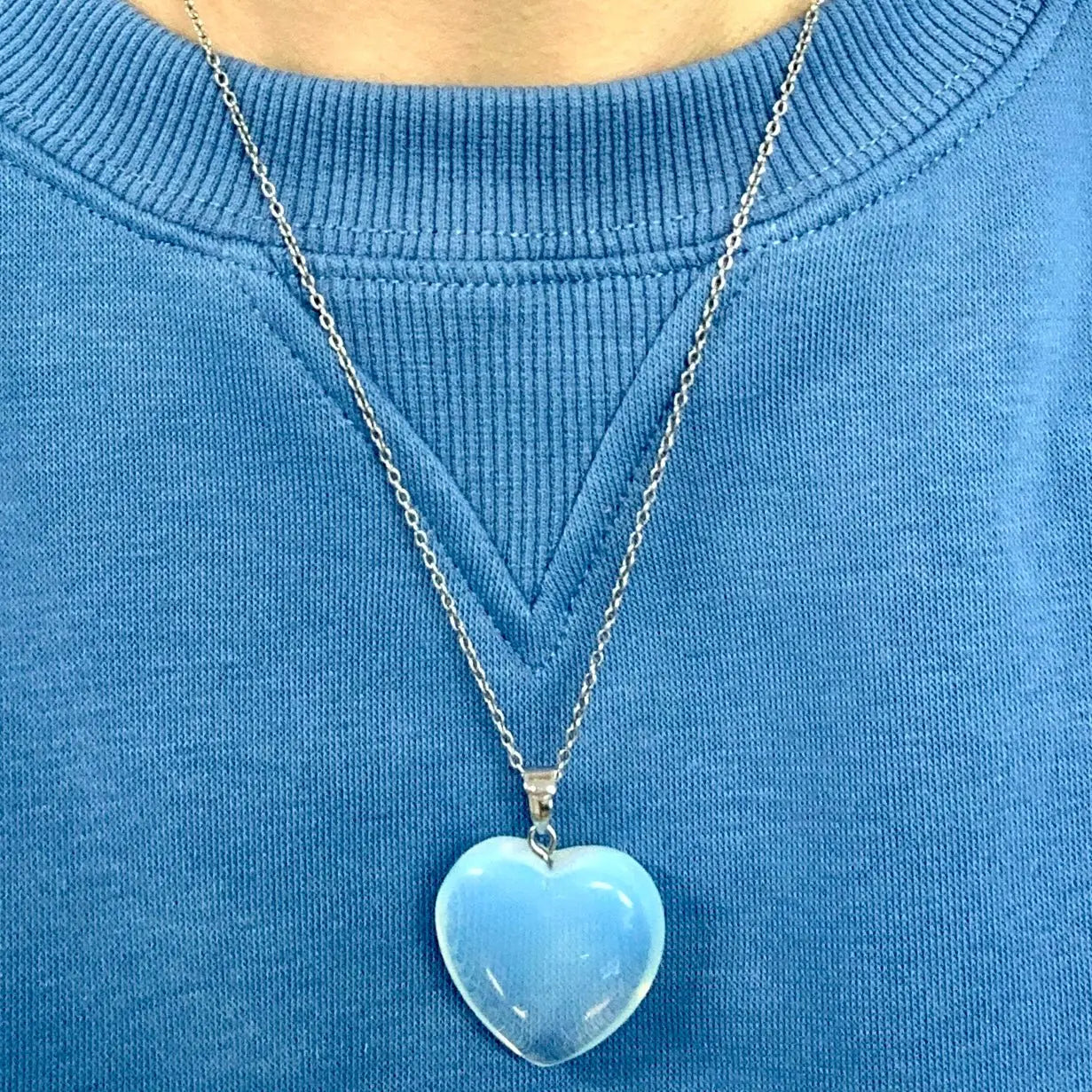 Opaliitti - Sydänkaulakoru 3cm - Kantaa Äiti Marian energiaa - Valkoisen Liekin Voima