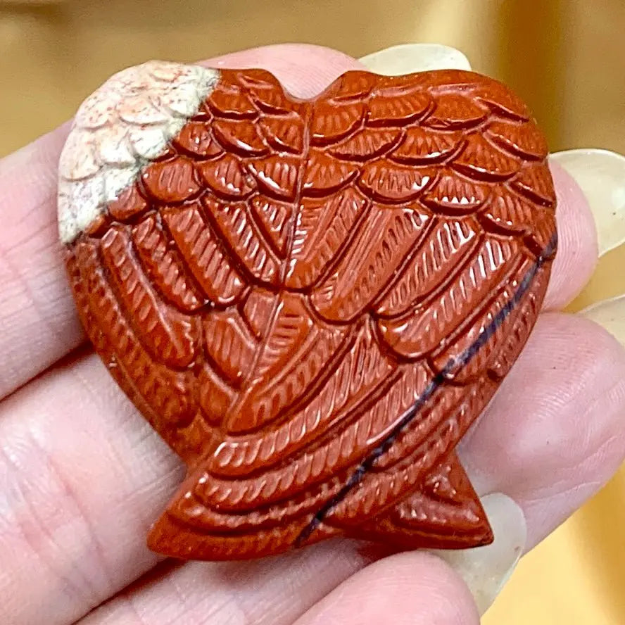 Punainen jaspis - Enkelinsiipi kämmenkivi - Itseluottamusta ja elinvoimaa - 4cm - Valkoisen Liekin Voima