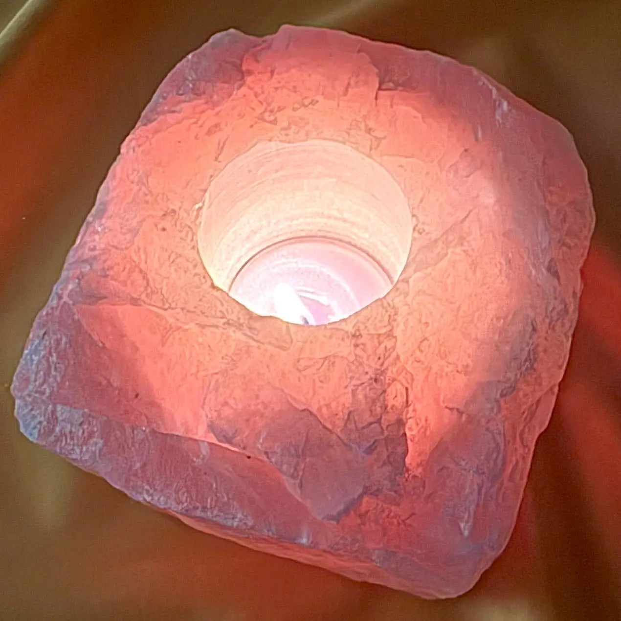Ruusukvartsi - ISO Kristallituikku - 1,1kg - Valkoisen Liekin Voima