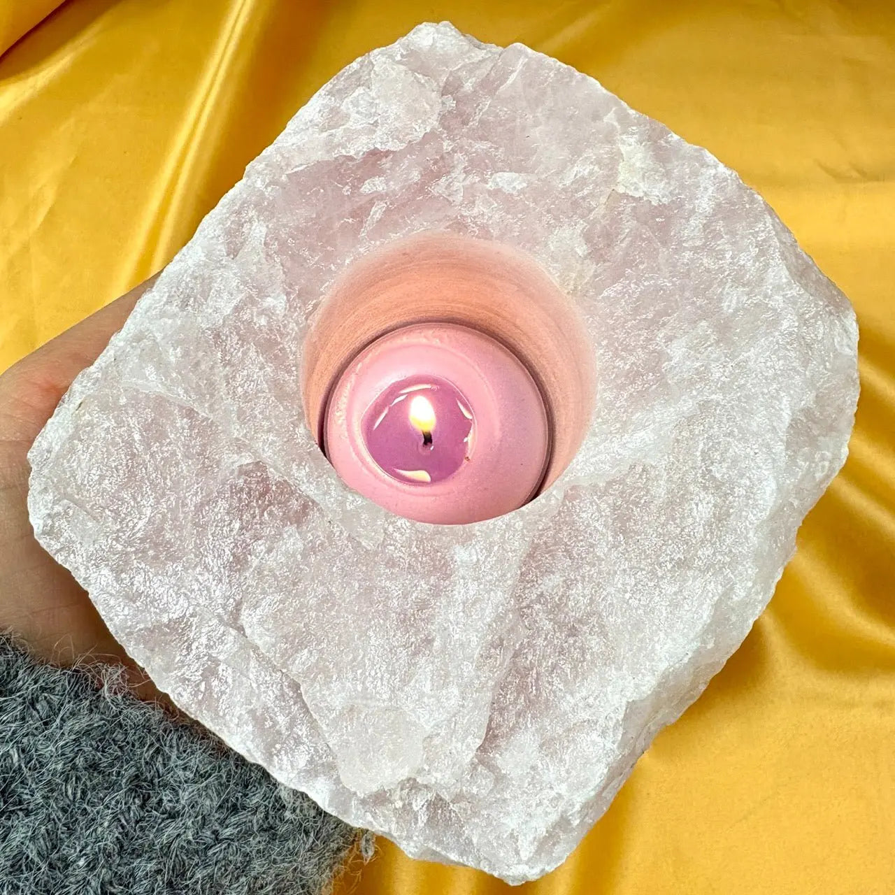 Ruusukvartsi - ISO Kristallituikku - 1,1kg - Valkoisen Liekin Voima