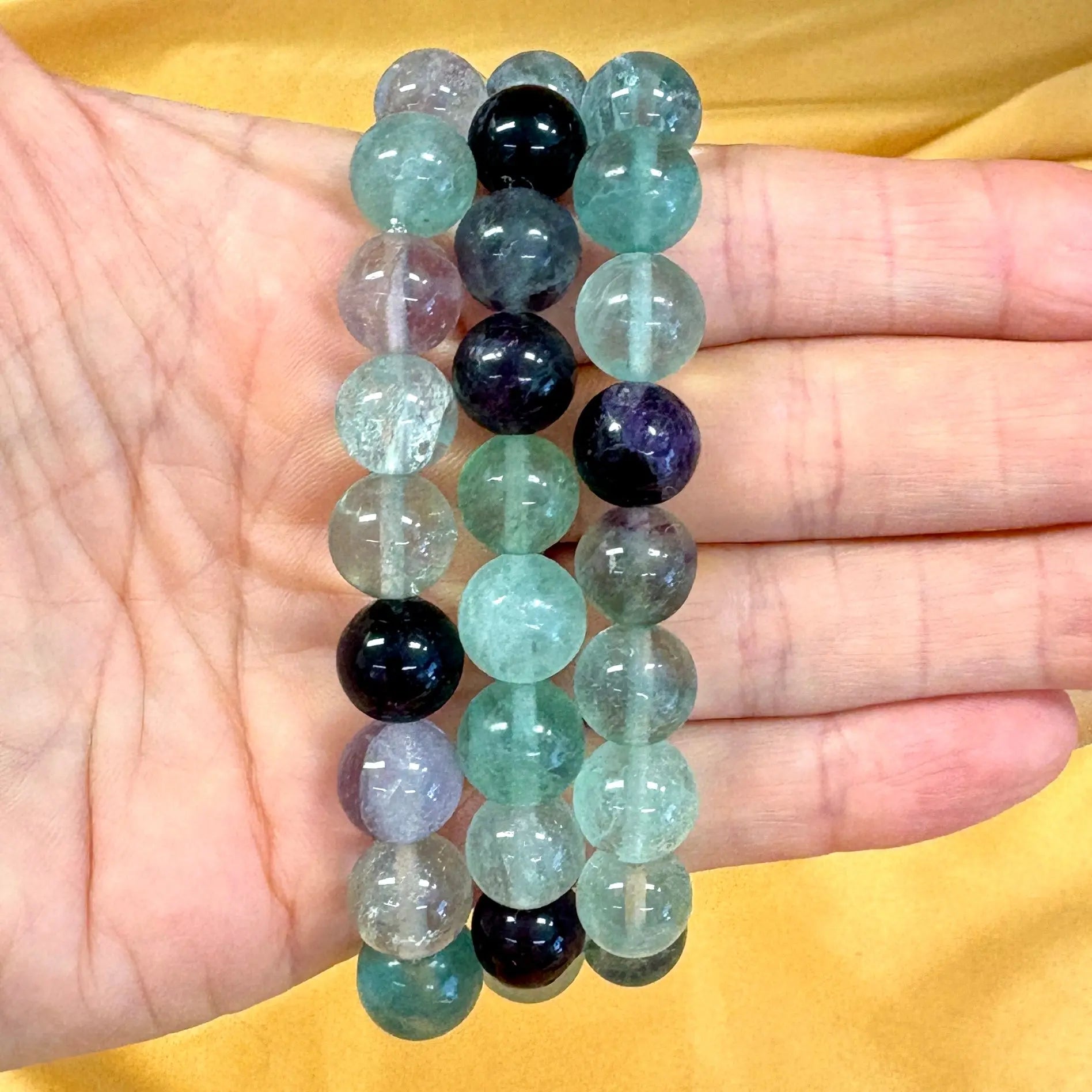 Sateenkaarifluoriitti - Rannekoru - Vapauttaa riippuvuuksista ja turhasta tunnekuormasta Valkoisen Liekin Voima