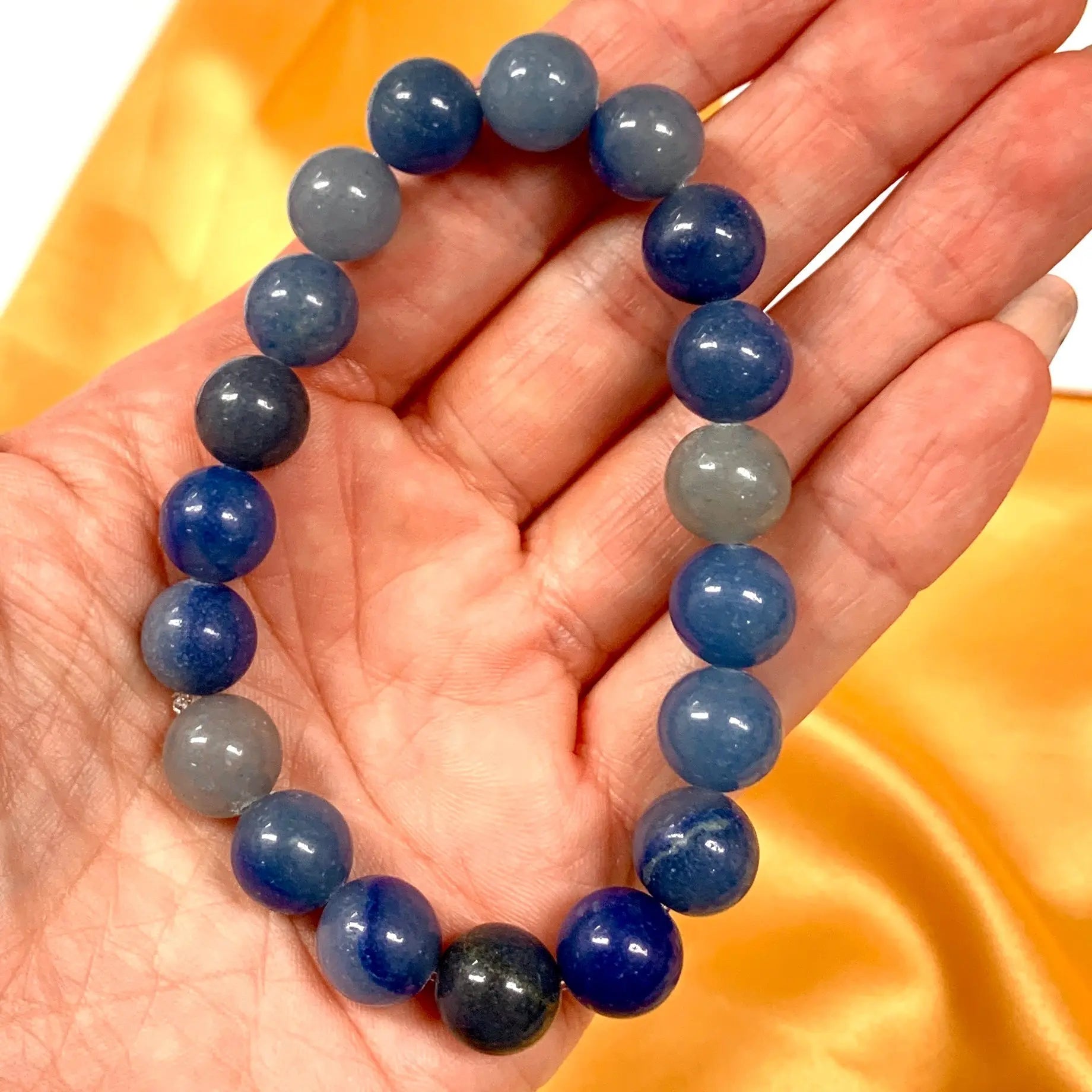 Sininen aventuriini - Rannekoru - Rauhoittaa hermostoa, kohottaa apeaa mieltä - Valkoisen Liekin Voima