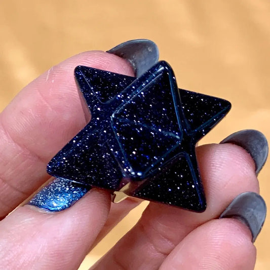 Sininen hiekkakivi - Kristallimerkaba - Tähtilapsen koti - ikävää helpottava ja suojeleva - 2cm - Valkoisen Liekin Voima