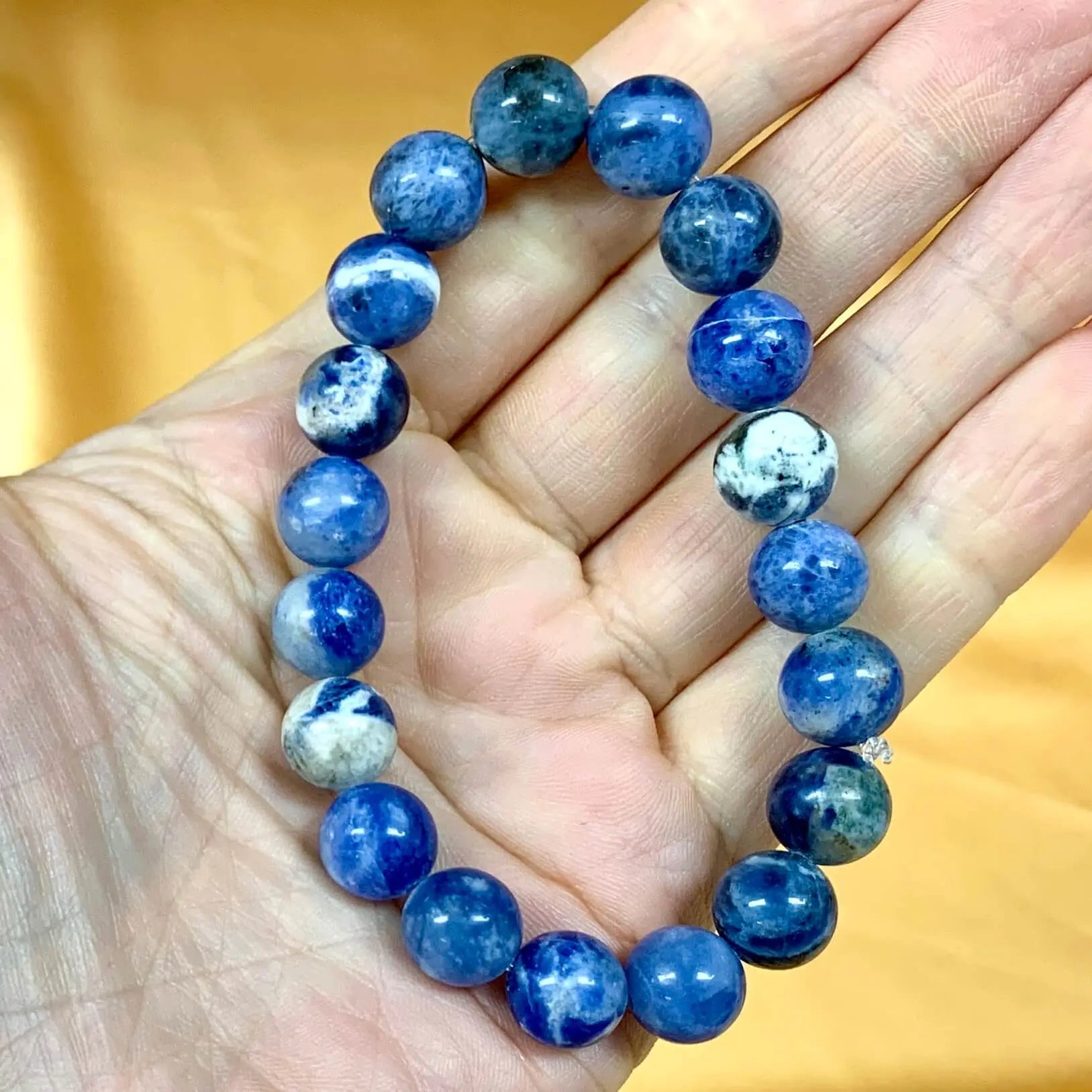 Sodaliitti - Rannekoru - Selkeyttää tunteita, vahvistaa intuitiota - Valkoisen Liekin Voima