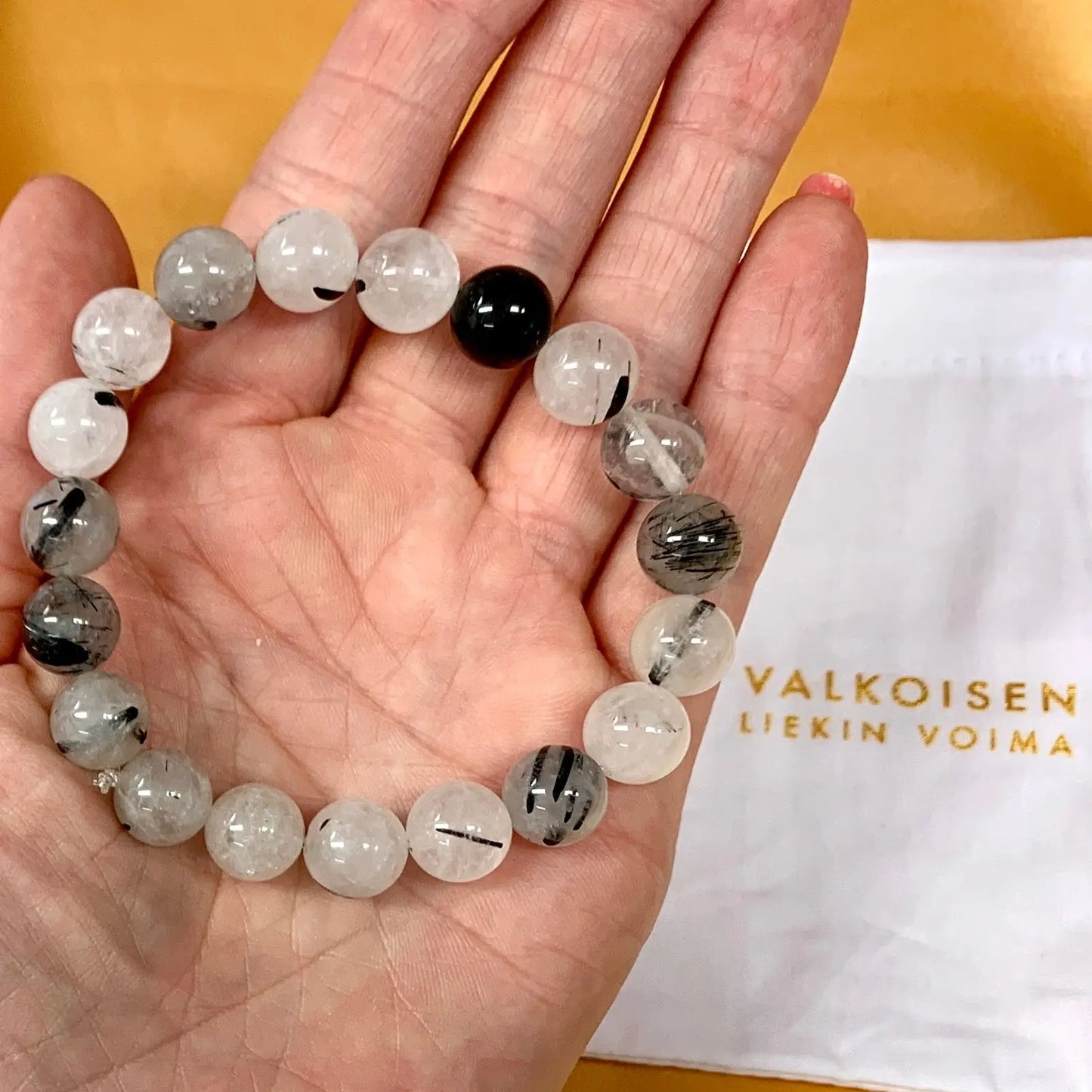 Turmaliinikvartsi - Rannekoru - Virkistää, puhdistaa, vähentää stressiä ja ahdistusta - Valkoisen Liekin Voima