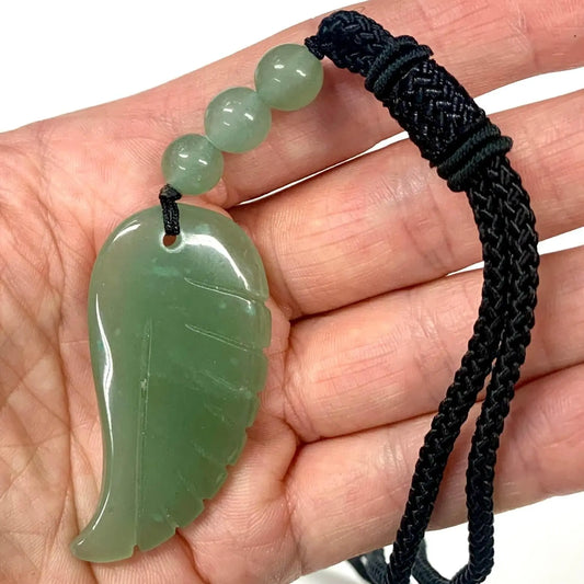 Vihreä aventuriini - Enkelinsiipikaulakoru - Runsautta, parannusta ja elämäniloa - Valkoisen Liekin Voima