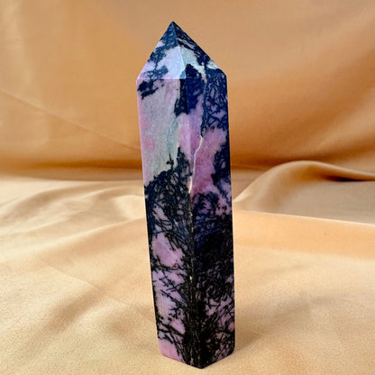 Rodoniitti - Kristallikärki - Vahvistaa sydäntä - 9cm - 120g
