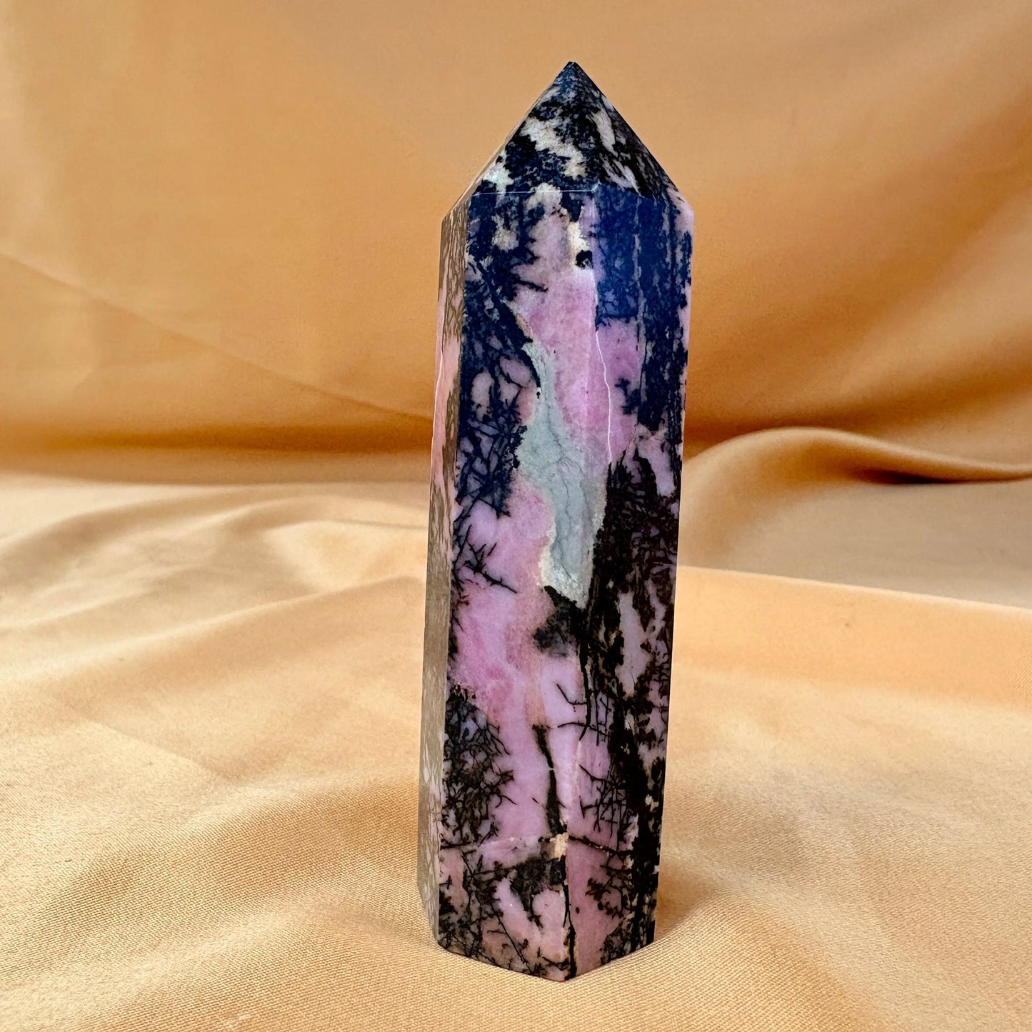 Rodoniitti - Kristallikärki - Vahvistaa sydäntä - 9cm - 120g