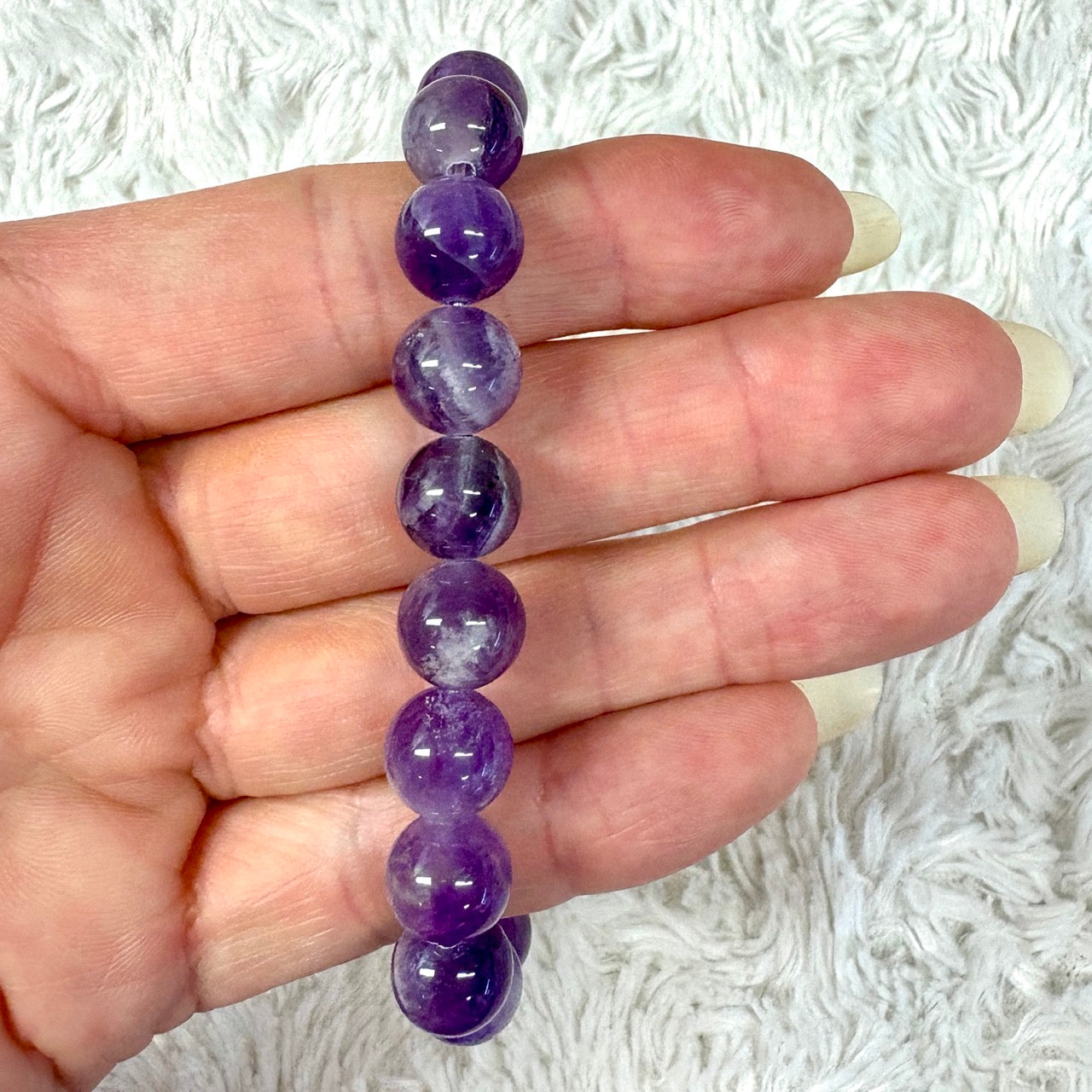 Vaalea ametisti - Rannekoru - Rauhoittaa ylikuormitusta ja auttaa palautumaan