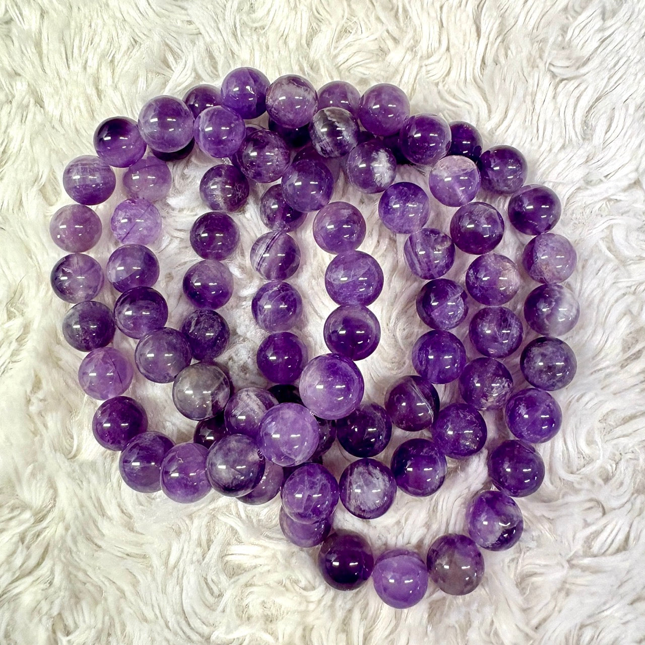 Vaalea ametisti - Rannekoru - Rauhoittaa ylikuormitusta ja auttaa palautumaan