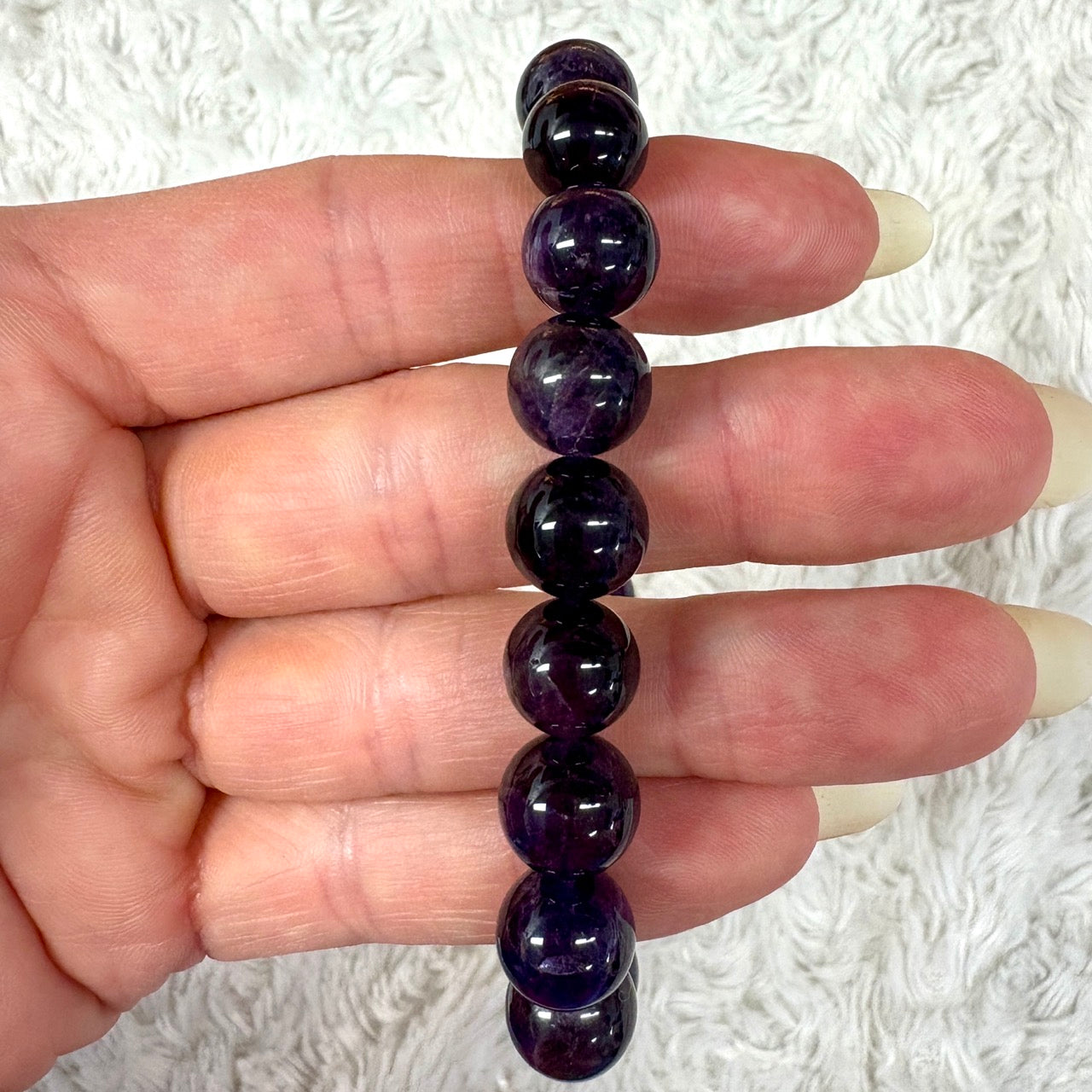 Tumma ametisti - Rannekoru - Muuntaa energiat ja suojaa vahvasti