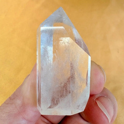 Vuorikristallikärki 4,5cm - Viritetty Mahatmaenergiaan - Huippulaatu