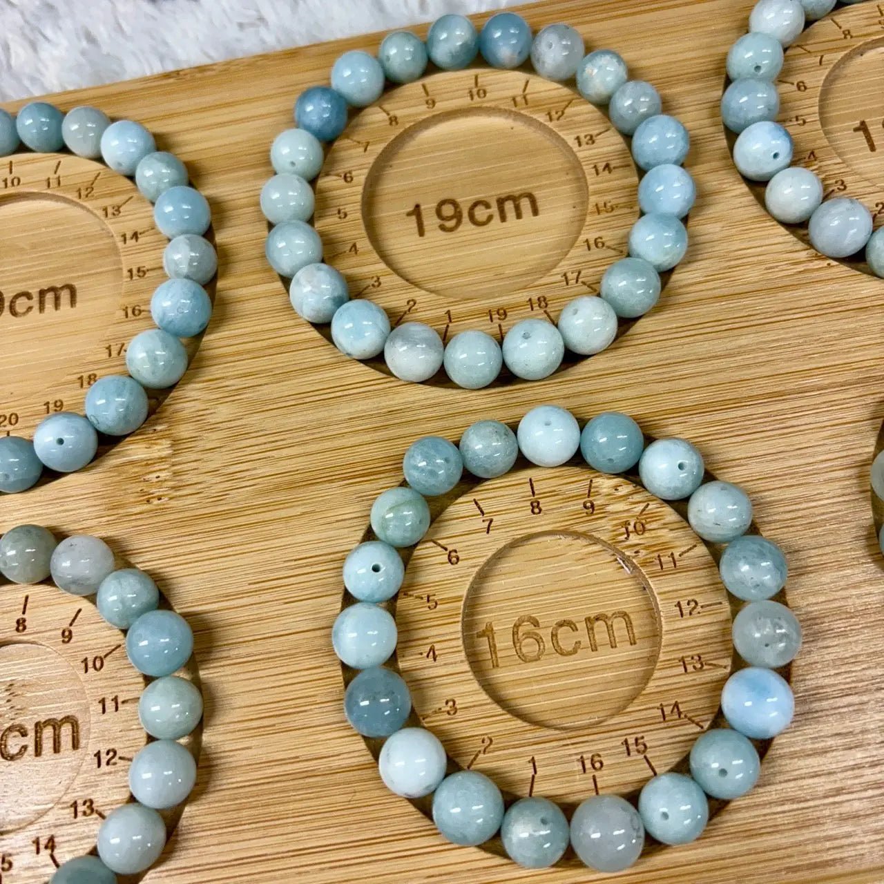 Akvamariini - Rannekoru - Hoitaa sisäistä lasta, tuo turvaa, lisää elämäniloa - Valkoisen Liekin Voima