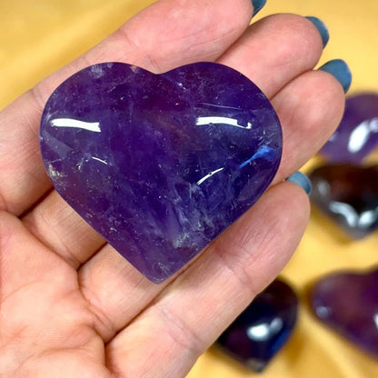 Ametisti - Kristallisydän - Kantaa Arkkienkeli Zadkielin energiaa - 4,5cm - Valkoisen Liekin Voima