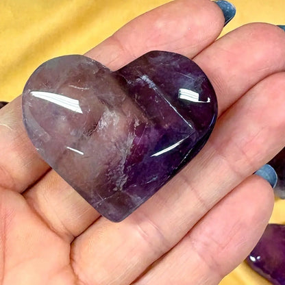 Ametisti - Kristallisydän - Kantaa Arkkienkeli Zadkielin energiaa - 4,5cm - Valkoisen Liekin Voima