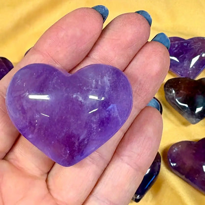 Ametisti - Kristallisydän - Kantaa Arkkienkeli Zadkielin energiaa - 4,5cm - Valkoisen Liekin Voima