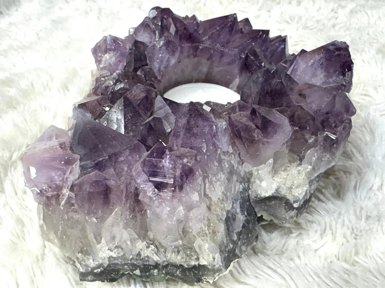 Ametisti - Kristallituikku - 990g - 15cm x 11cm - Valkoisen Liekin Voima