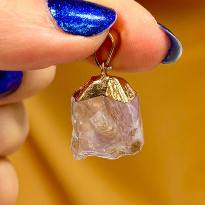 Brasilian Ametistiriipus - 2cm + kaulanauha - Valkoisen Liekin Voima