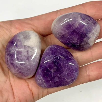 Chevron ametisti - Kämmenkivi - Kantaa Saint Germainin energiaa 3 - 5cm - Valkoisen Liekin Voima