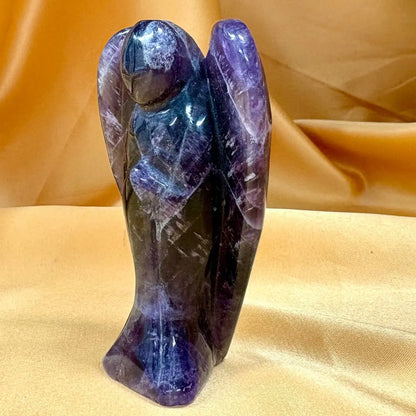 Chevron ametisti - Kristallienkeli - Arkkienkeli Zadkiel - 7,5cm - Valkoisen Liekin Voima