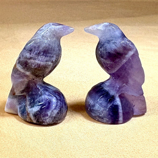 Chevron ametisti - Kristallilintu - 3,5cm - Valkoisen Liekin Voima