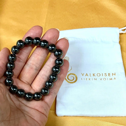 Hematiitti - Rannekoru - Antaa virtaa väsyneelle keholle ja auttaa keskittymään - Valkoisen Liekin Voima