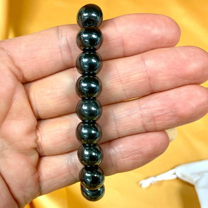 Hematiitti - Rannekoru - Antaa virtaa väsyneelle keholle ja auttaa keskittymään - Valkoisen Liekin Voima