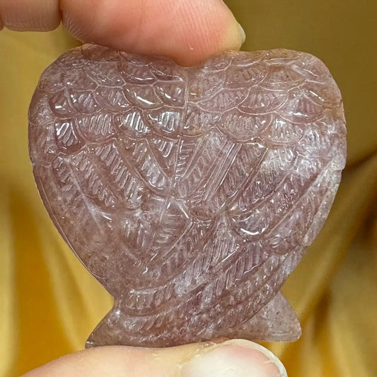 Ilon ja luottamuksen Enkelinsiipi - Mansikkakvartsi 4cm - Valkoisen Liekin Voima