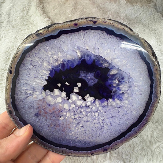 Iso uniikki Akaattilevy - Lila - 13,7cm x 12,8cm - 220g - Valkoisen Liekin Voima