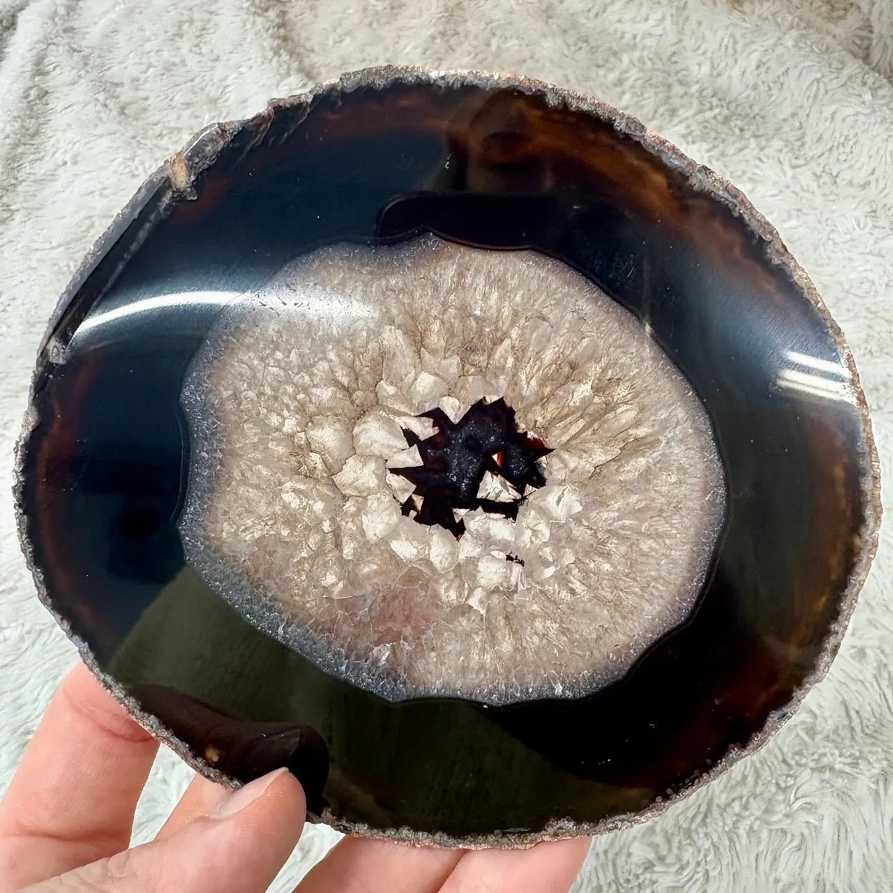 Iso uniikki Akaattilevy - Musta - 13cm x 12cm - 170g - Valkoisen Liekin Voima