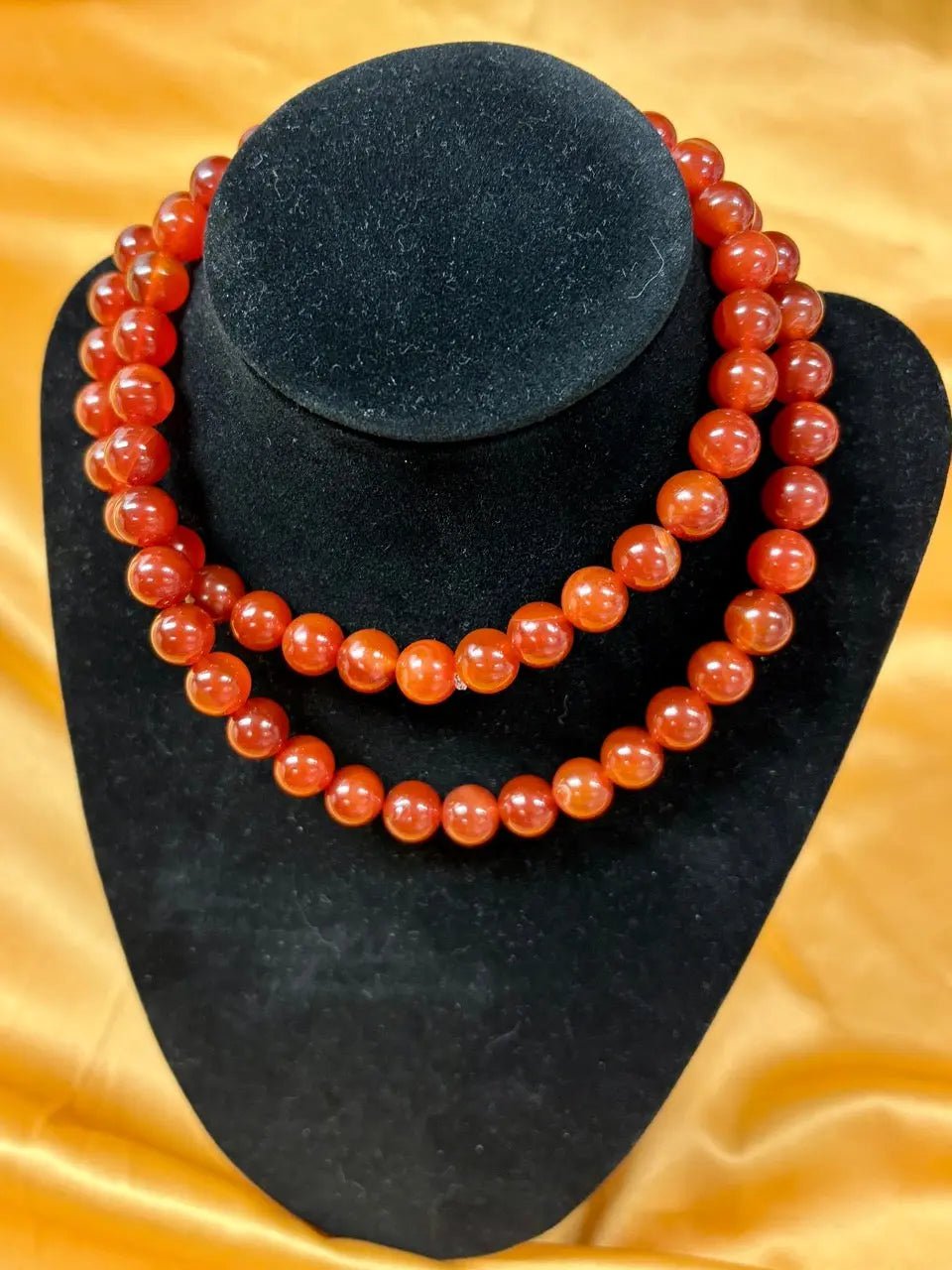 Karneoli Kaulakoru - Naisten voimakivi - Valkoisen Liekin Voima